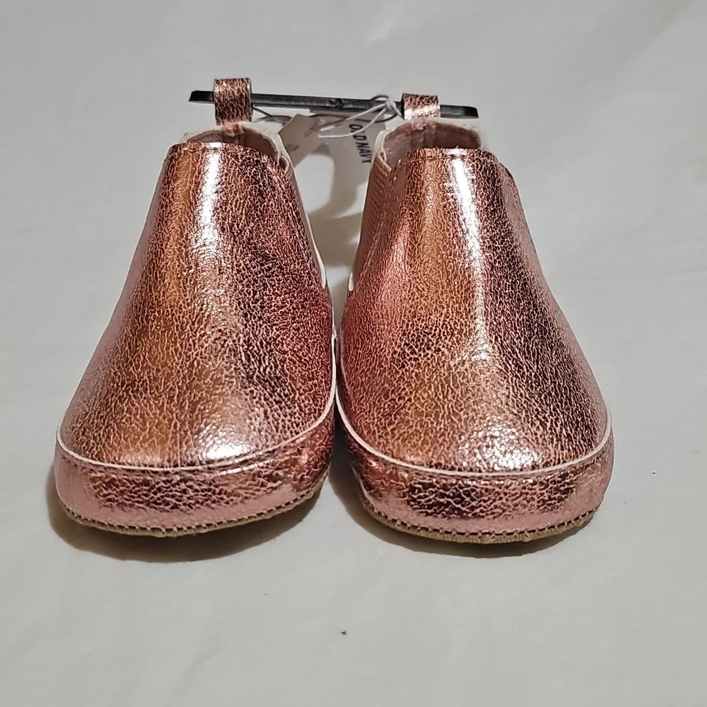 Old Navy Metallic Faux-Leather Chelsea Boots for Baby Size 6-12 Months New